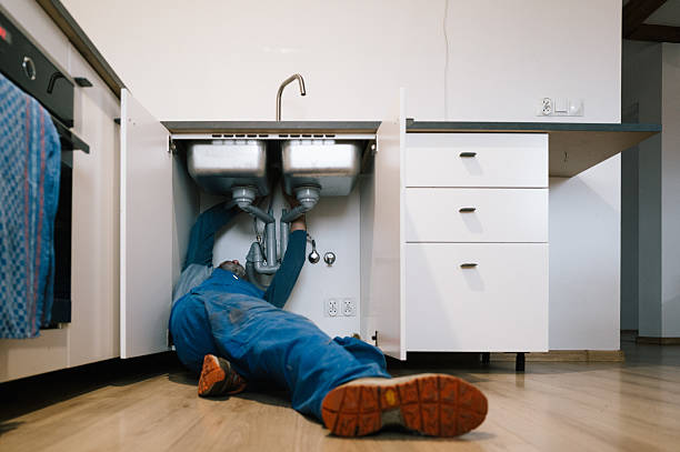 Professional Leak Detection technician working in Carrollton, IL